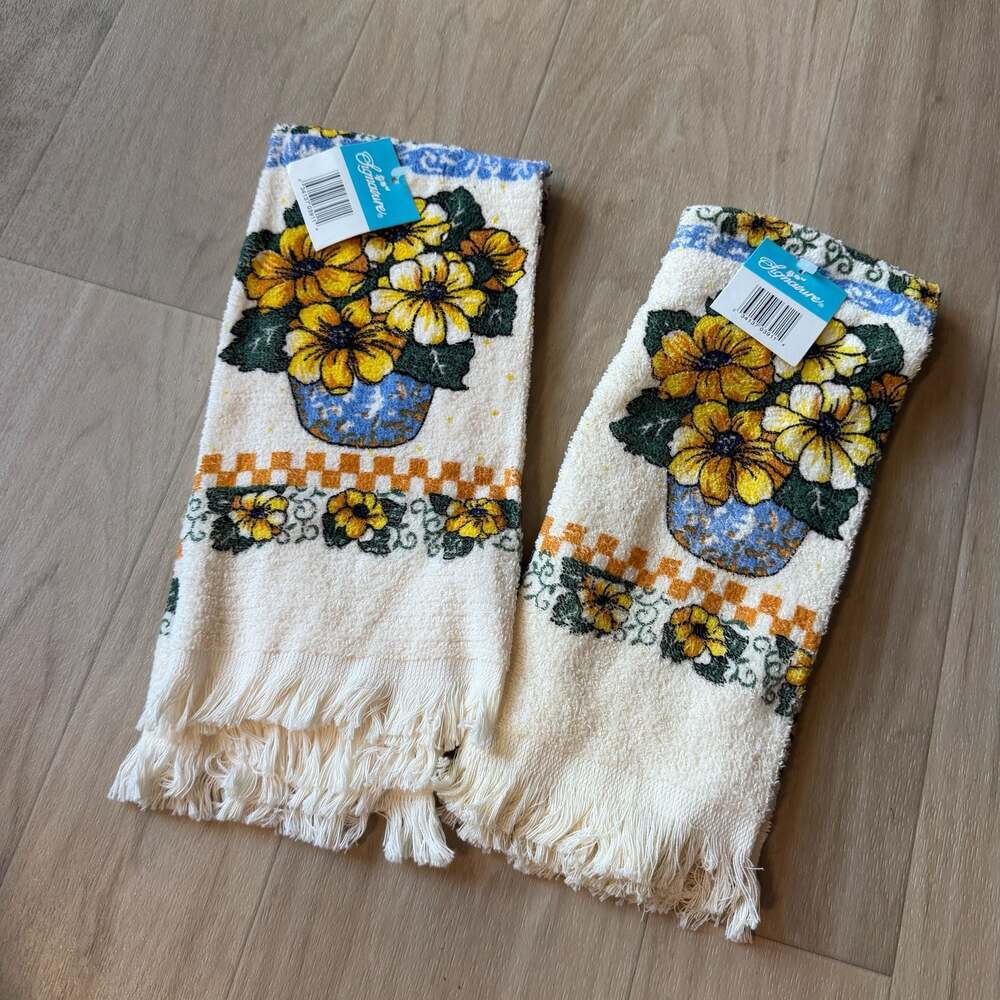 NWT Vintage 70s Floral Kitchen Towel Set 2 Piece 100% Cotton Fringe